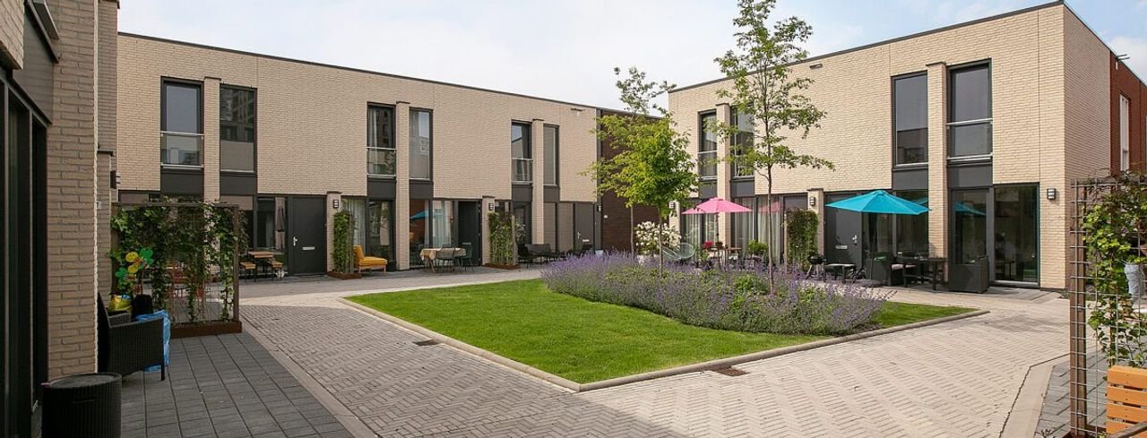 Townhouse Vormenrijk with private parking - Image 2