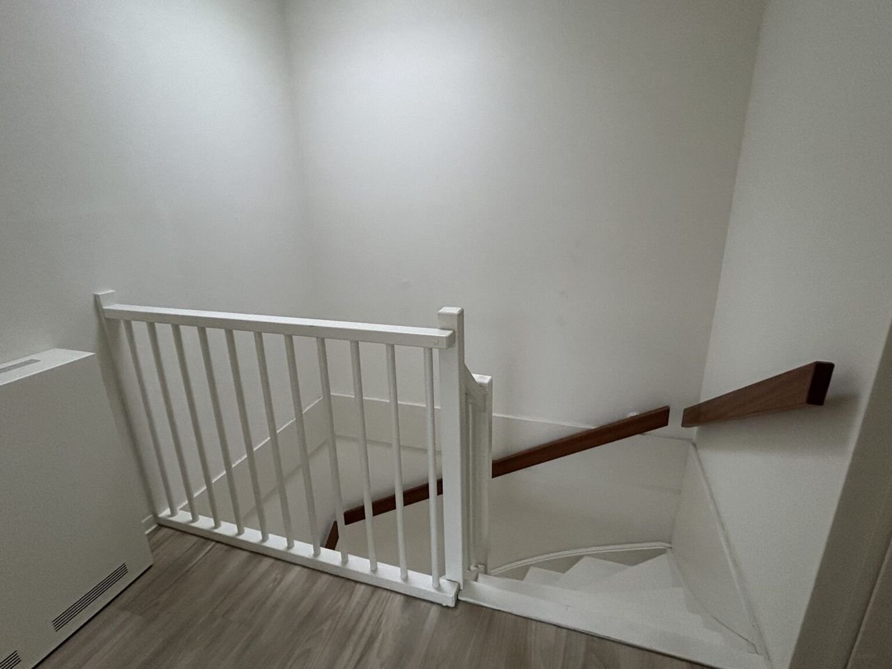 Townhouse Vormenrijk with private parking - Image 11