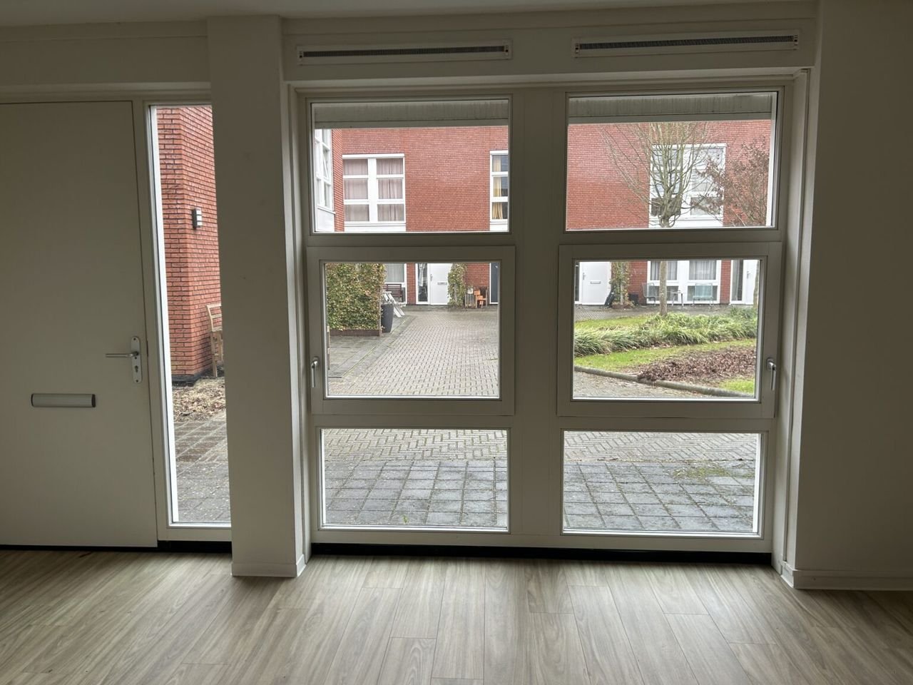 Townhouse Vormenrijk with private parking - Image 8