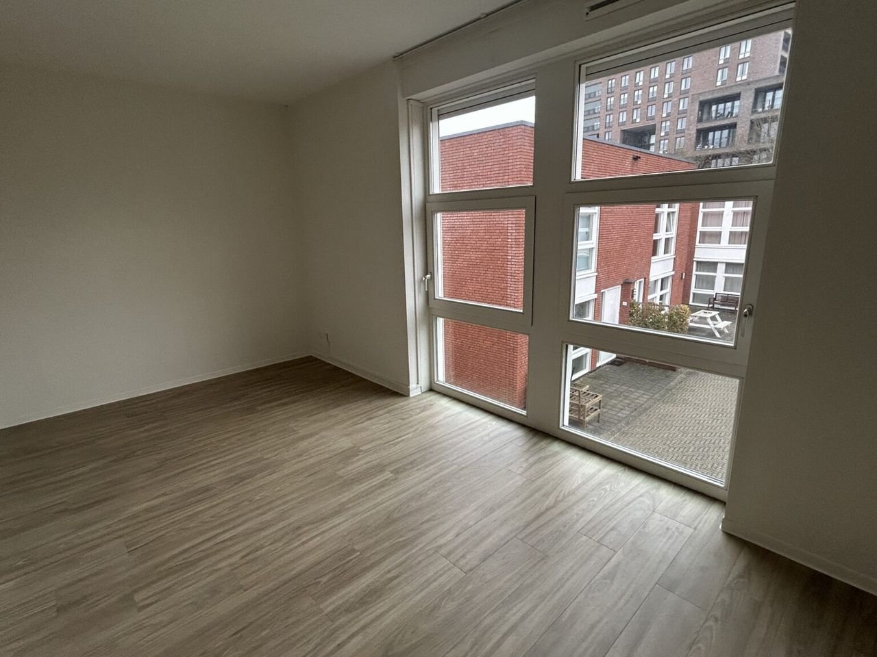 Townhouse Vormenrijk with private parking - Image 13