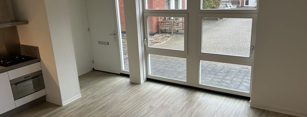 Townhouse Vormenrijk with private parking - Image 4