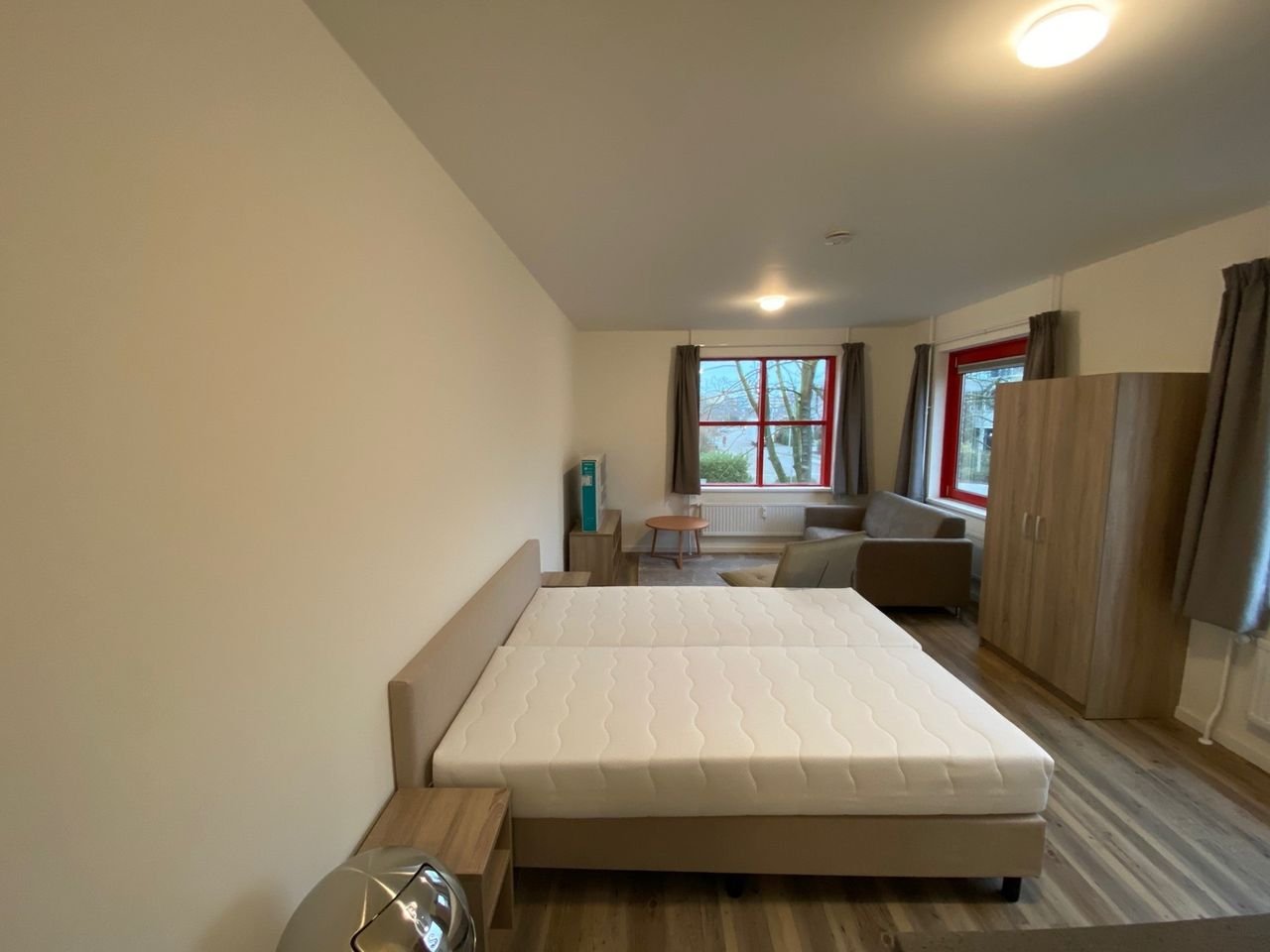 Furnished studio in a converted building - Image 2