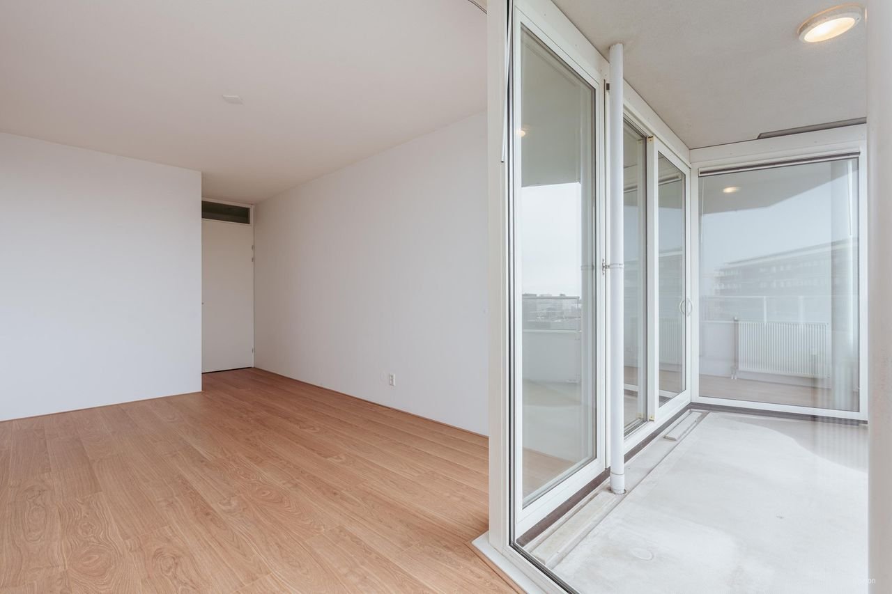 Modern appartement met balkon en lift - Afbeelding 13
