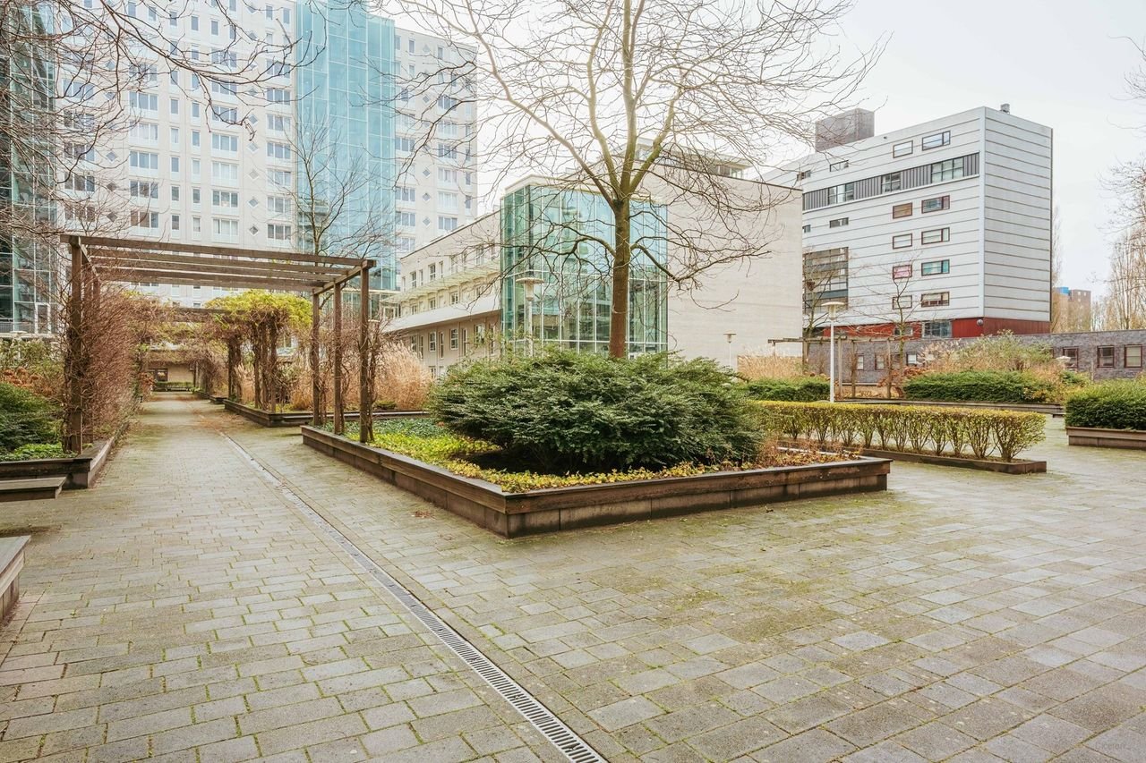 Modern appartement met balkon en lift - Afbeelding 17