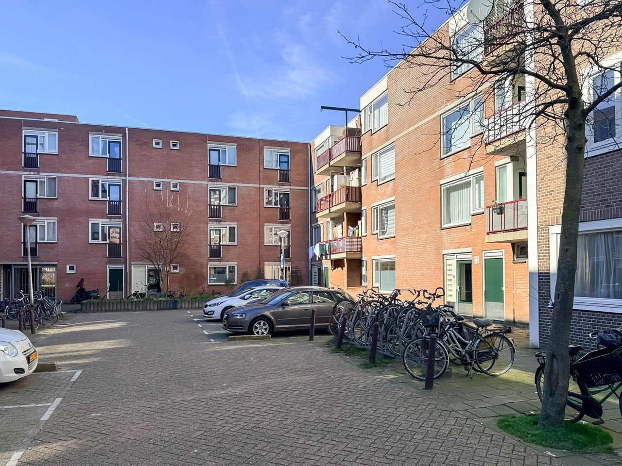 Modern appartement met 30m² tuin in Oost - Afbeelding 1