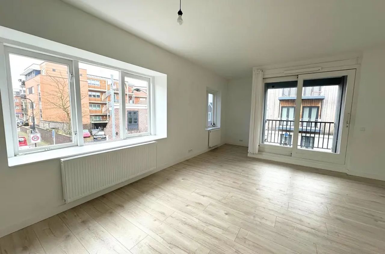 Sustainable 2-bedroom apartment in the city center - Image 3