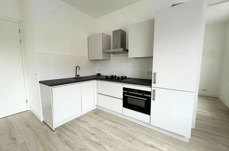 Sustainable 2-bedroom apartment in the city center - Image 6