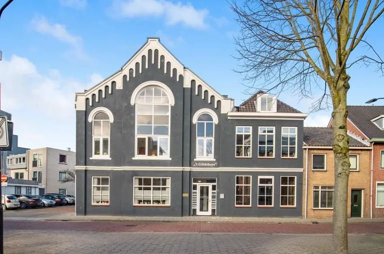 Sustainable 2-bedroom apartment in the city center - Image 14