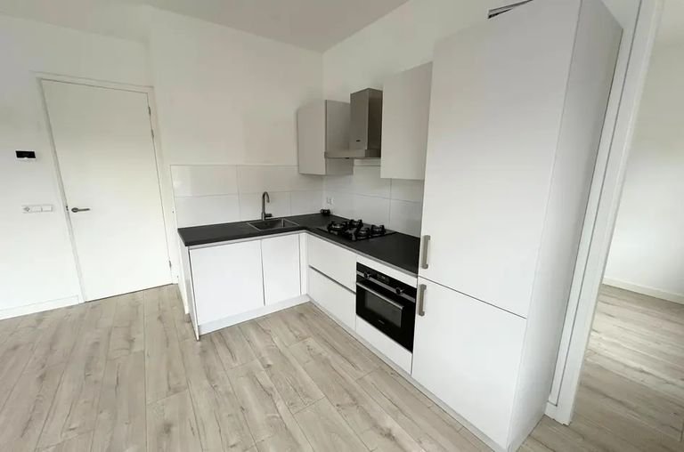 Sustainable 2-bedroom apartment in the city center - Image 8