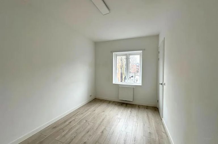 Sustainable 2-bedroom apartment in the city center - Image 9