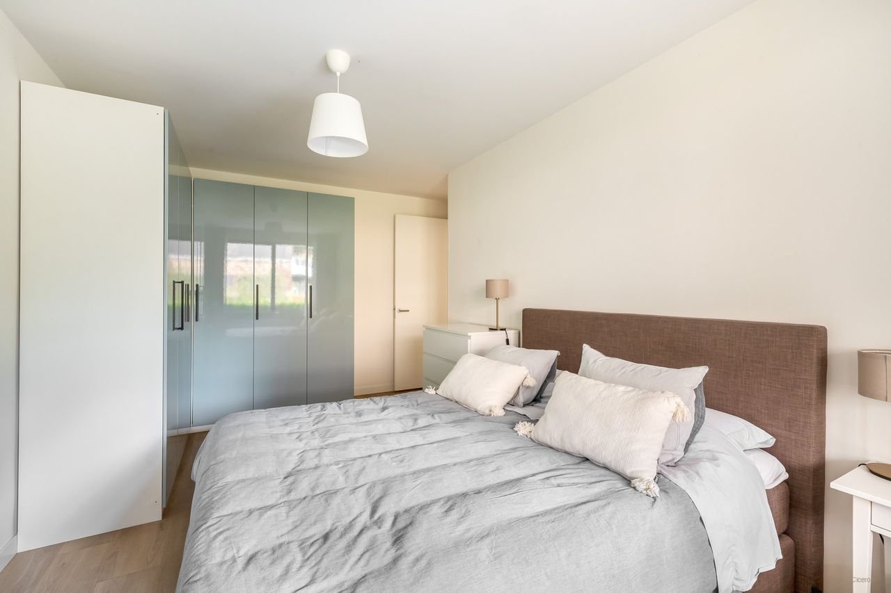 Ground-floor apartment with terrace and private parking - Image 13