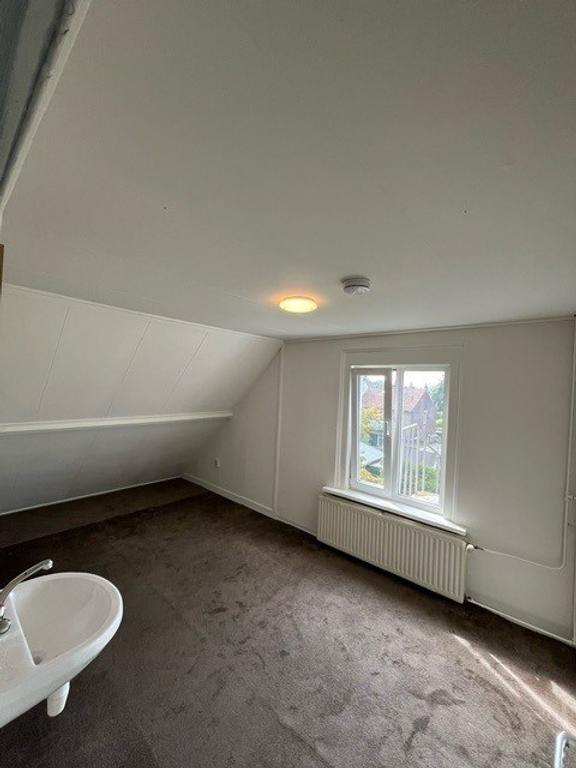 Student Room with Sink in Velp - Image 11