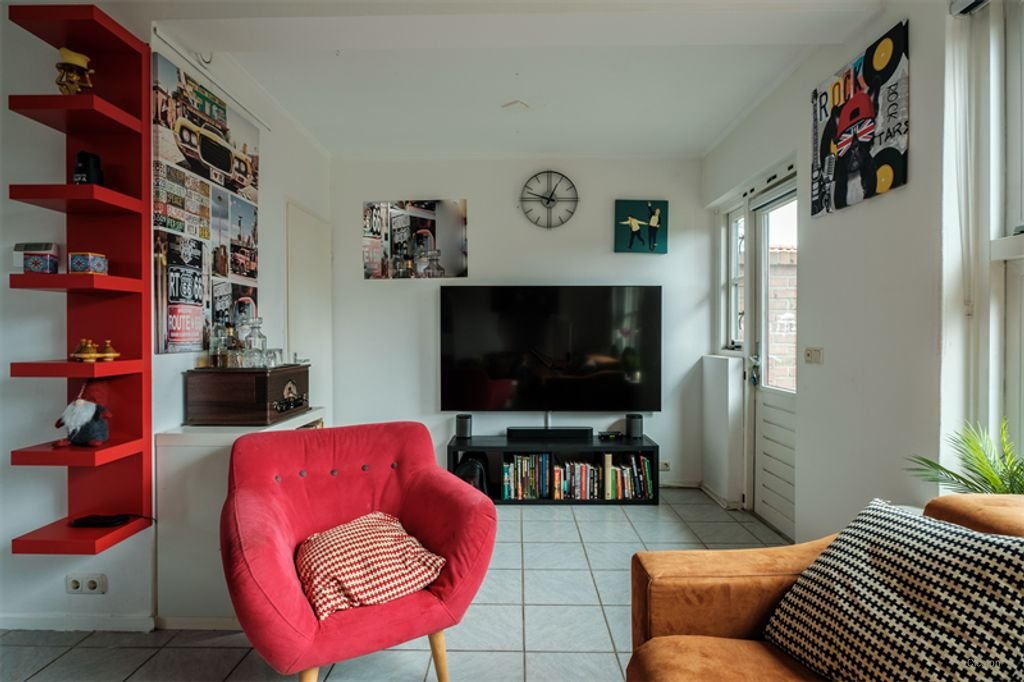 Terraced house with south-facing garden in Coevorden - Image 1