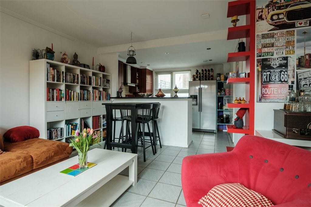 Terraced house with south-facing garden in Coevorden - Image 2