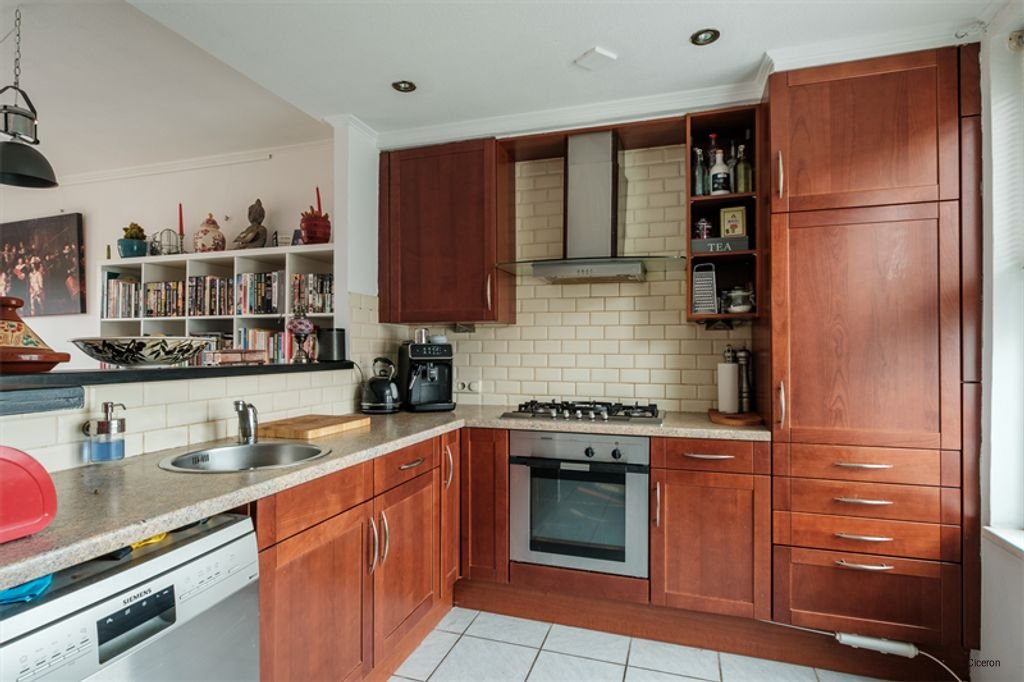 Terraced house with south-facing garden in Coevorden - Image 3
