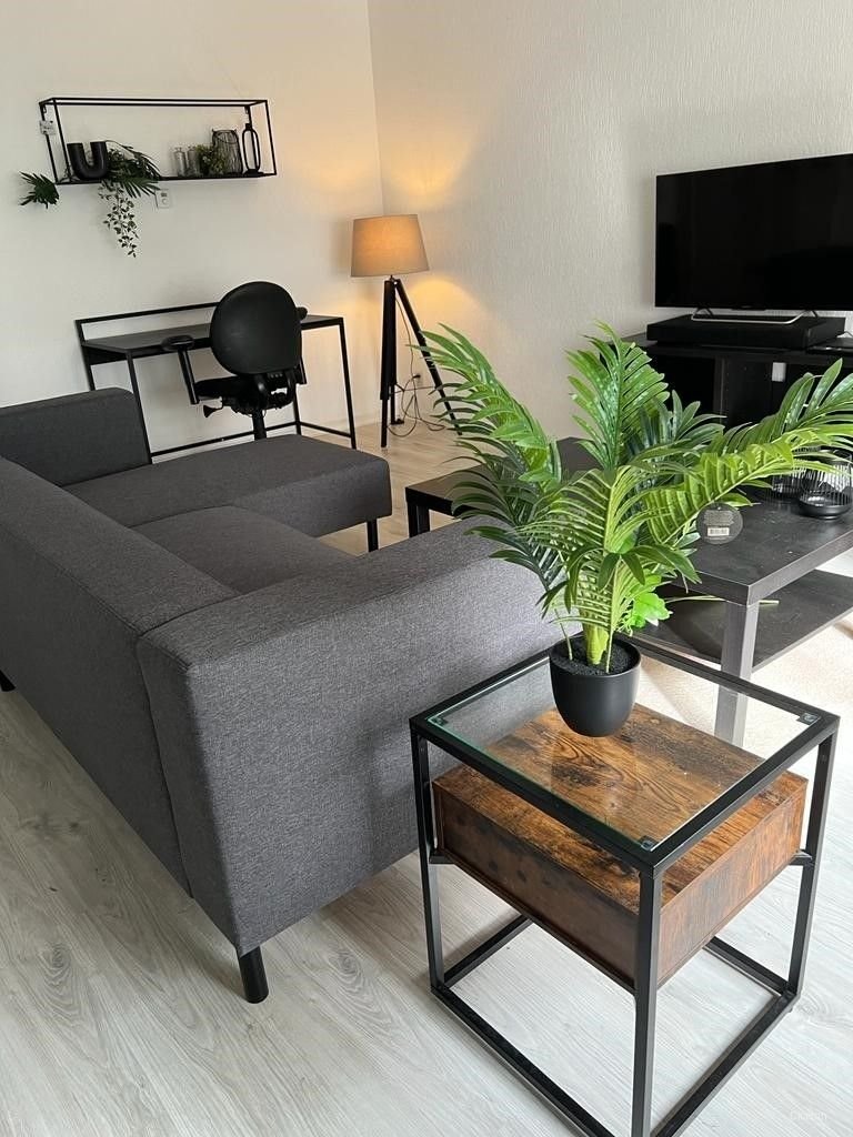 Modern 2-bedroom apartment in the heart of The Hague - Image 3