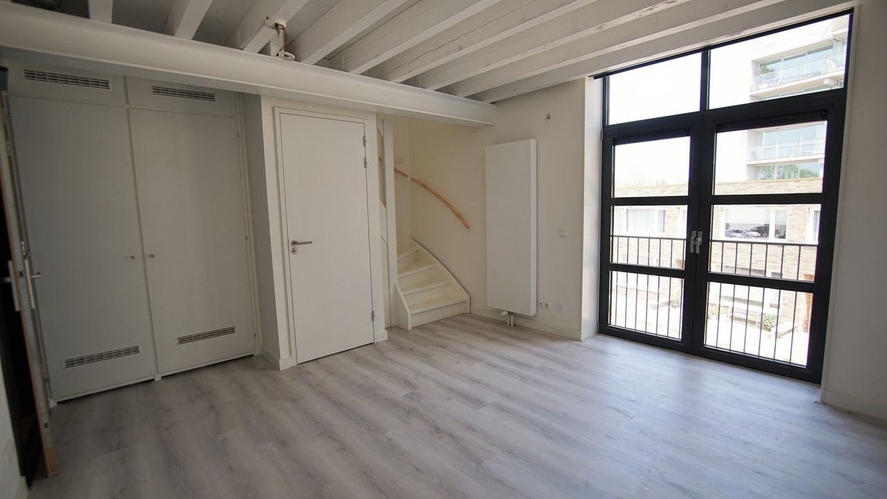 Industrieel wonen met parkeerplek - Afbeelding 3