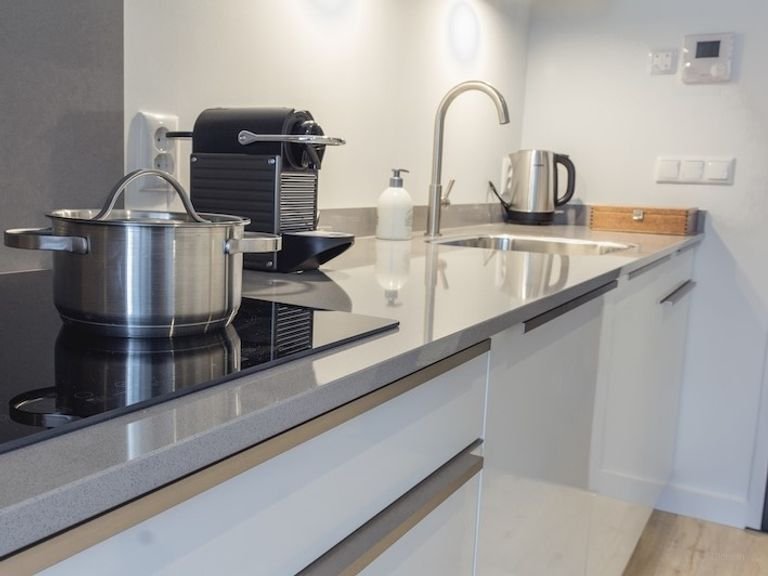 Modern short-stay appartement met parking - Afbeelding 5