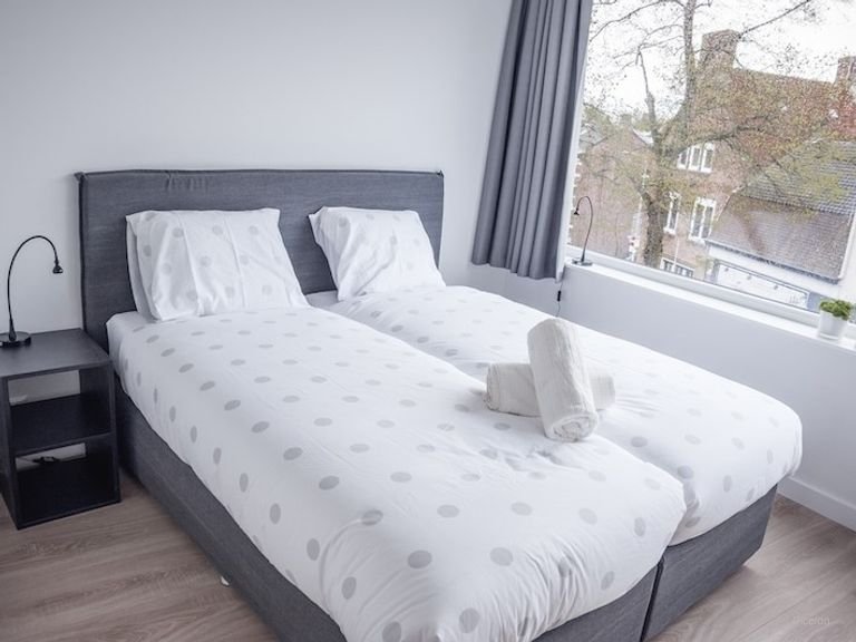 Modern short-stay appartement met parking - Afbeelding 15
