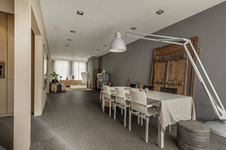 Speels ingedeelde woning met patio - Afbeelding 4