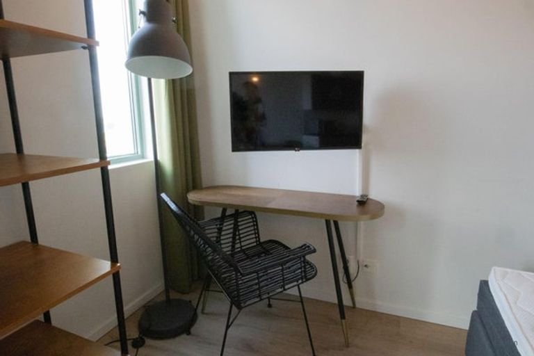 Modern studio in the heart of The Hague - Image 10