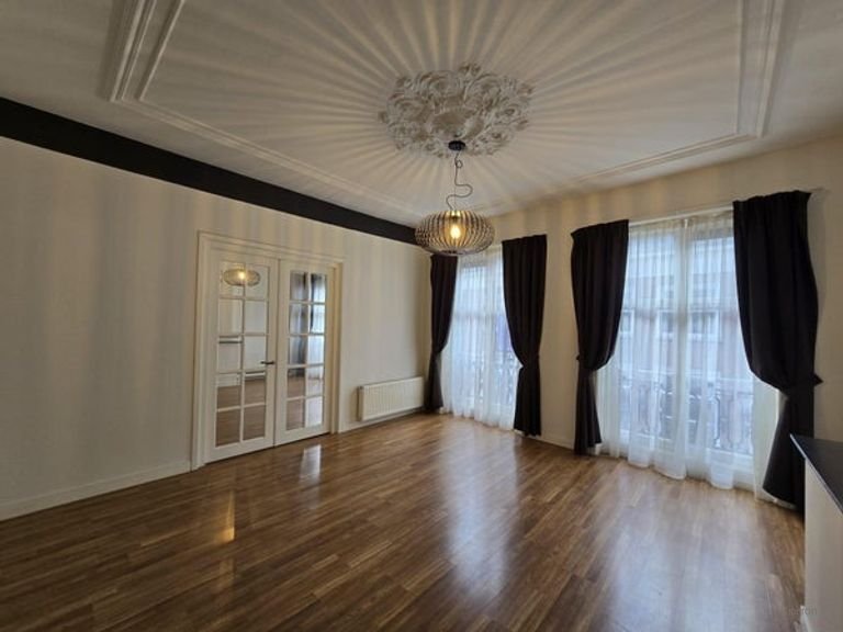 Spacious apartment (137 m²) in the center of The Hague - Image 1