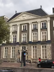 120 m² living space on the Rapenburg