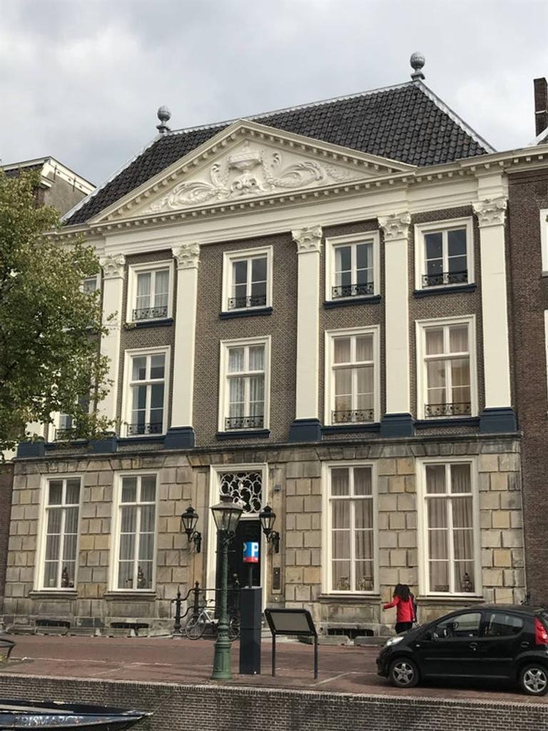 120 m² living space on the Rapenburg - Image 1