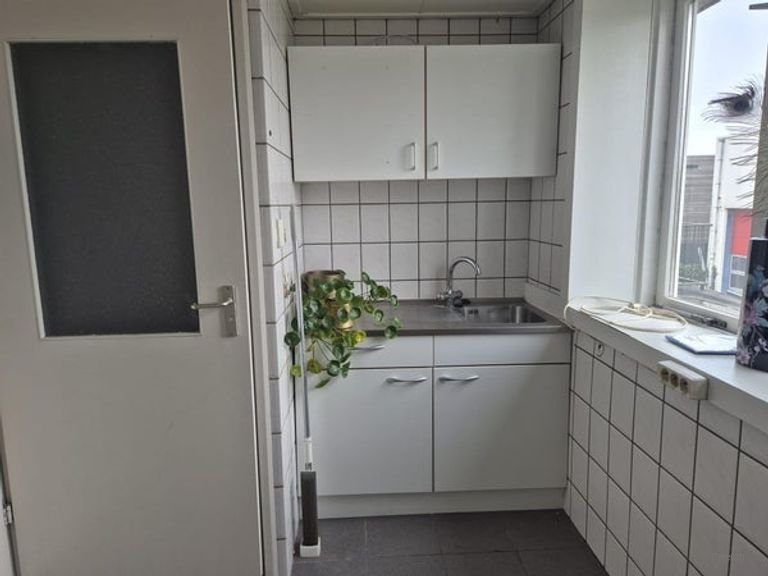 Two bright rooms in leafy Groenekan - Image 13