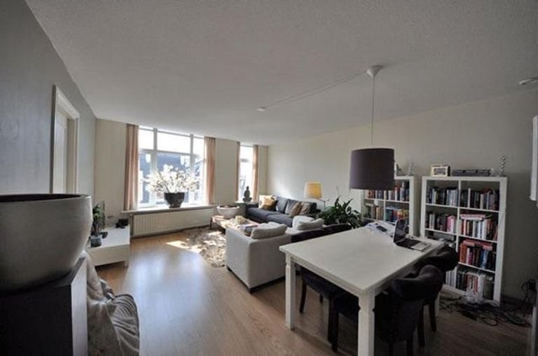 Centrum Breda: appartement met zicht op de Grote Kerk - Afbeelding 2