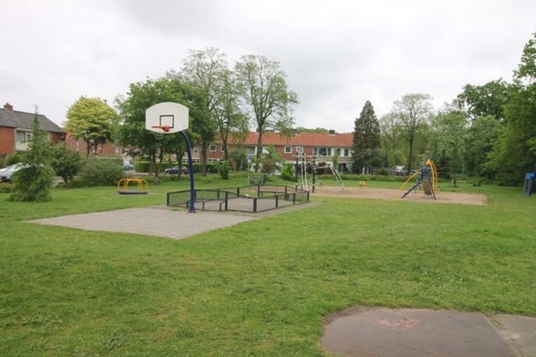 Spacious house with garden in quiet Dorst - Image 22