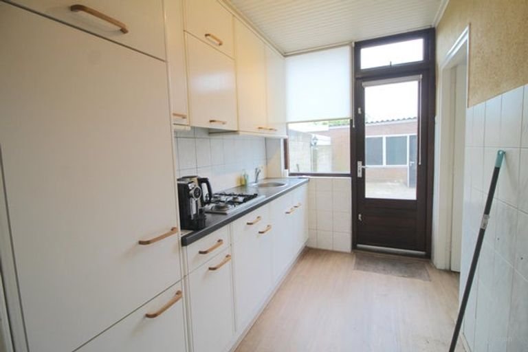 Spacious house with garden in quiet Dorst - Image 7