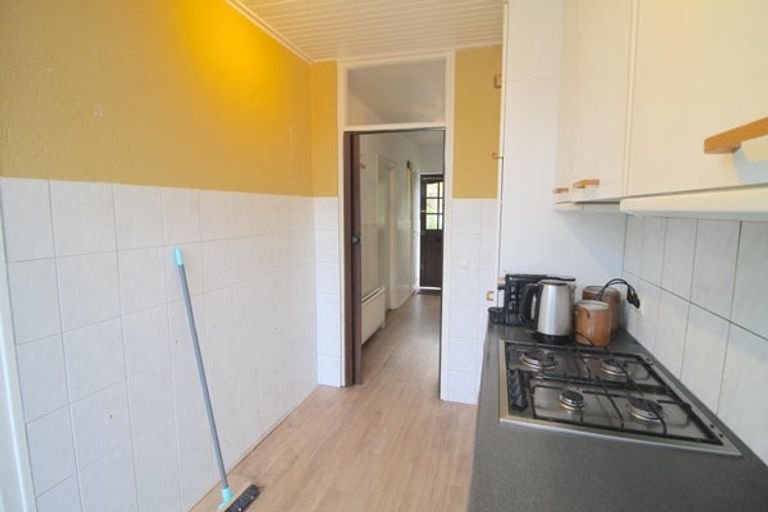 Spacious house with garden in quiet Dorst - Image 6