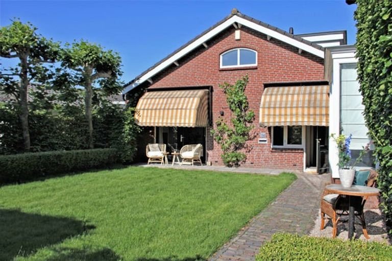 Gemeubileerde studio (100m²) met grote tuin in Ulvenhout - Afbeelding 1
