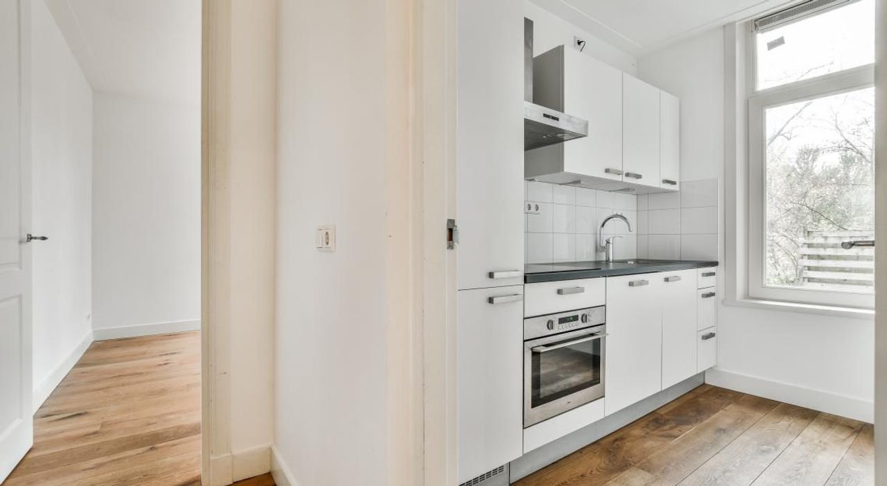 Gerenoveerd appartement met twee balkons in De Pijp - Afbeelding 18