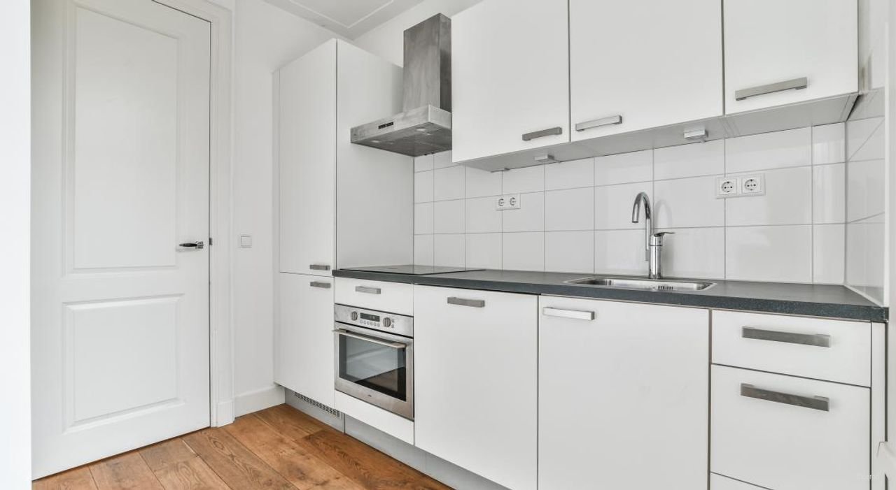 Gerenoveerd appartement met twee balkons in De Pijp - Afbeelding 21