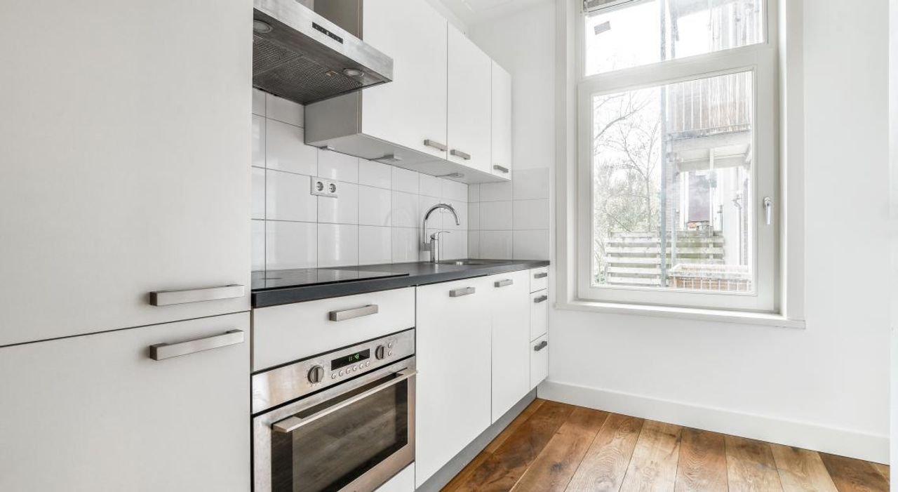 Gerenoveerd appartement met twee balkons in De Pijp - Afbeelding 19