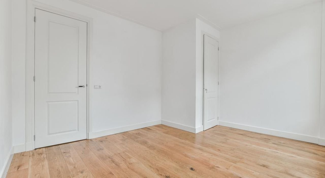 Gerenoveerd appartement met twee balkons in De Pijp - Afbeelding 23