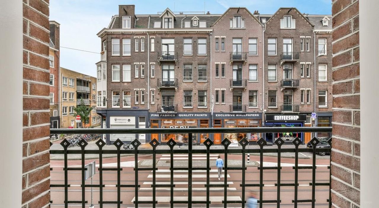 Gerenoveerd appartement met twee balkons in De Pijp - Afbeelding 9