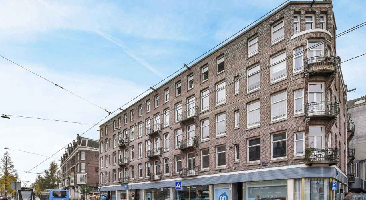 Gerenoveerd appartement met twee balkons in De Pijp - Afbeelding 2