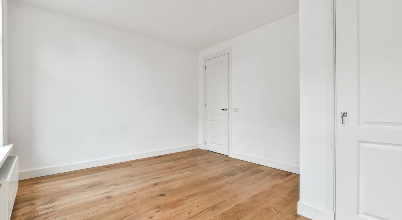 Gerenoveerd appartement met twee balkons in De Pijp - Afbeelding 24