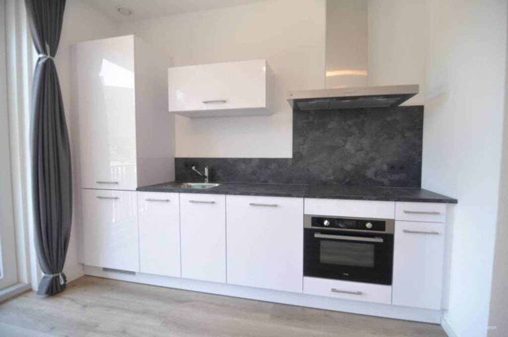 Appartement met balkon en eigen parking - Afbeelding 2