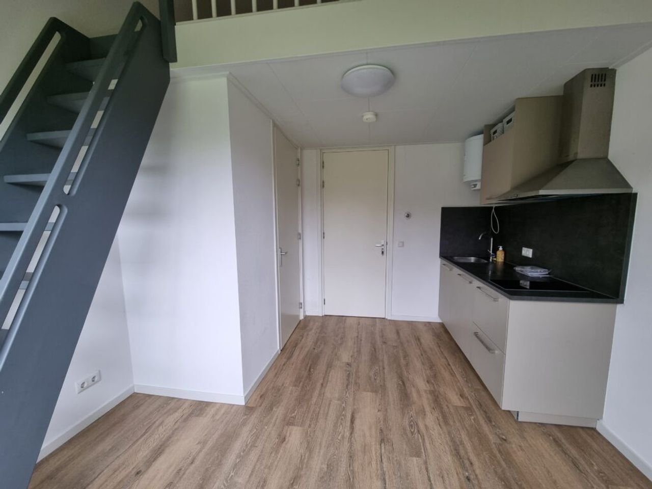 Self-contained room on the Rijksweg - Image 1