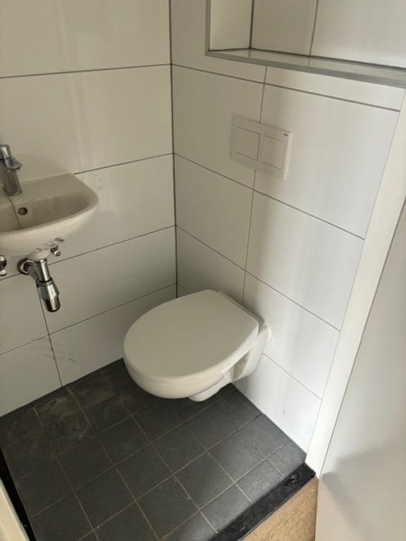 Self-contained room on the Rijksweg - Image 8