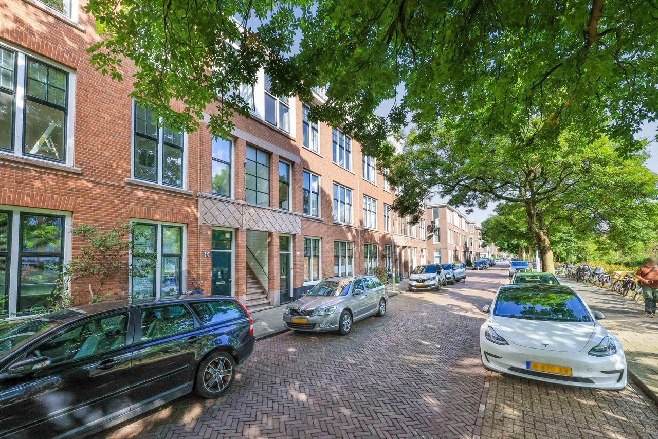 5 rooms and terrace on the Valkenboskade - Image 1