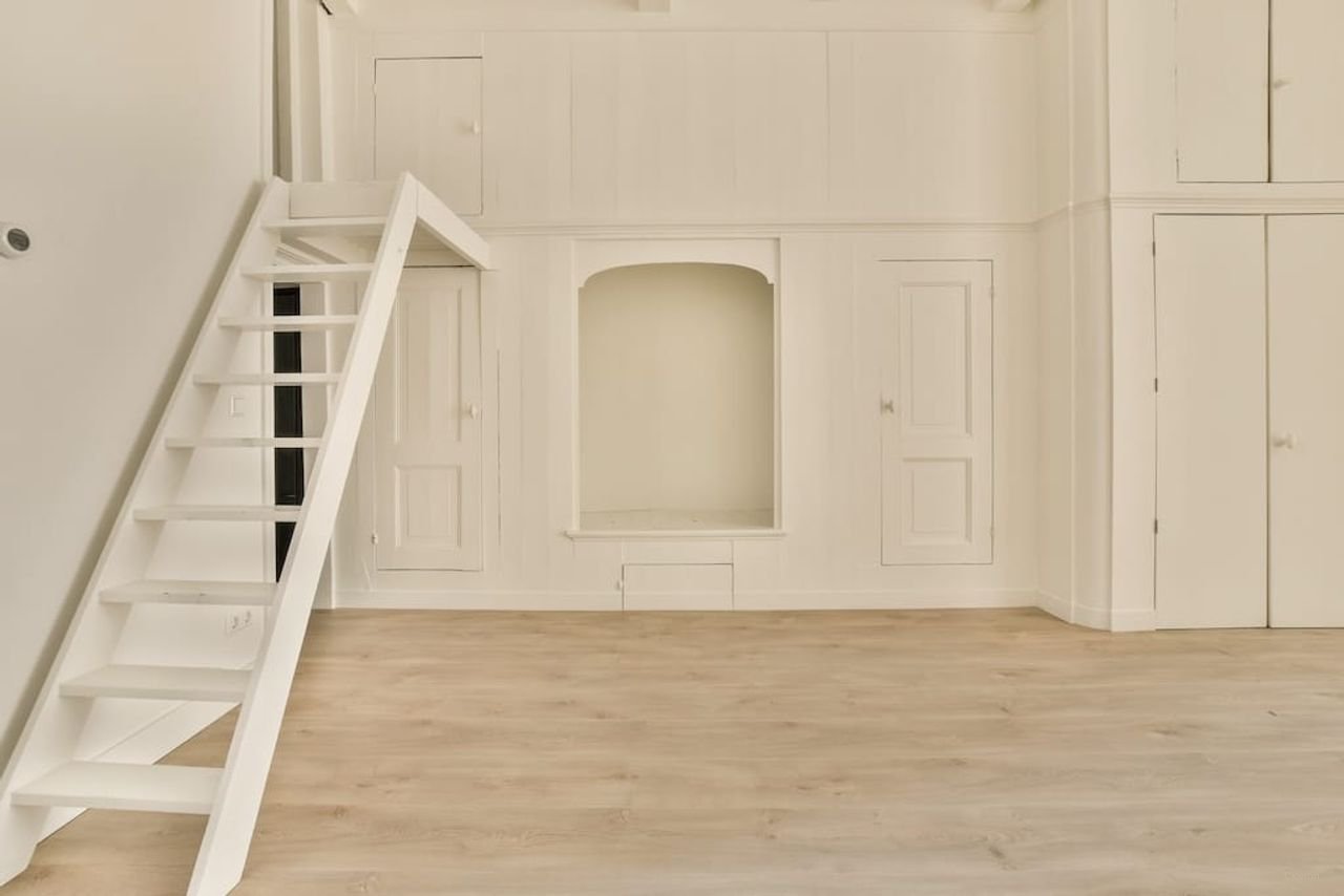 Modern apartment on the edge of the Jordaan - Image 2