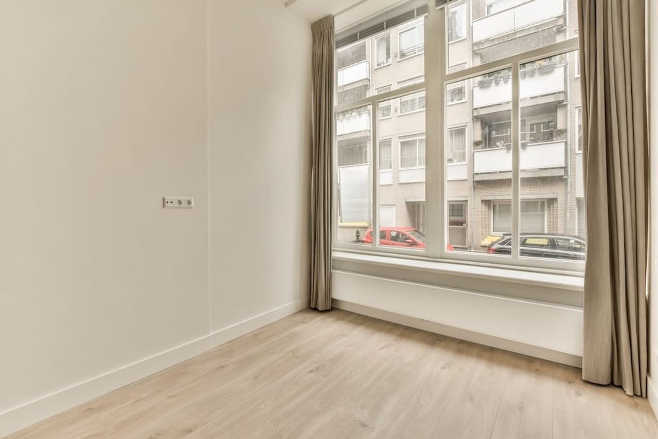 Modern apartment on the edge of the Jordaan - Image 5