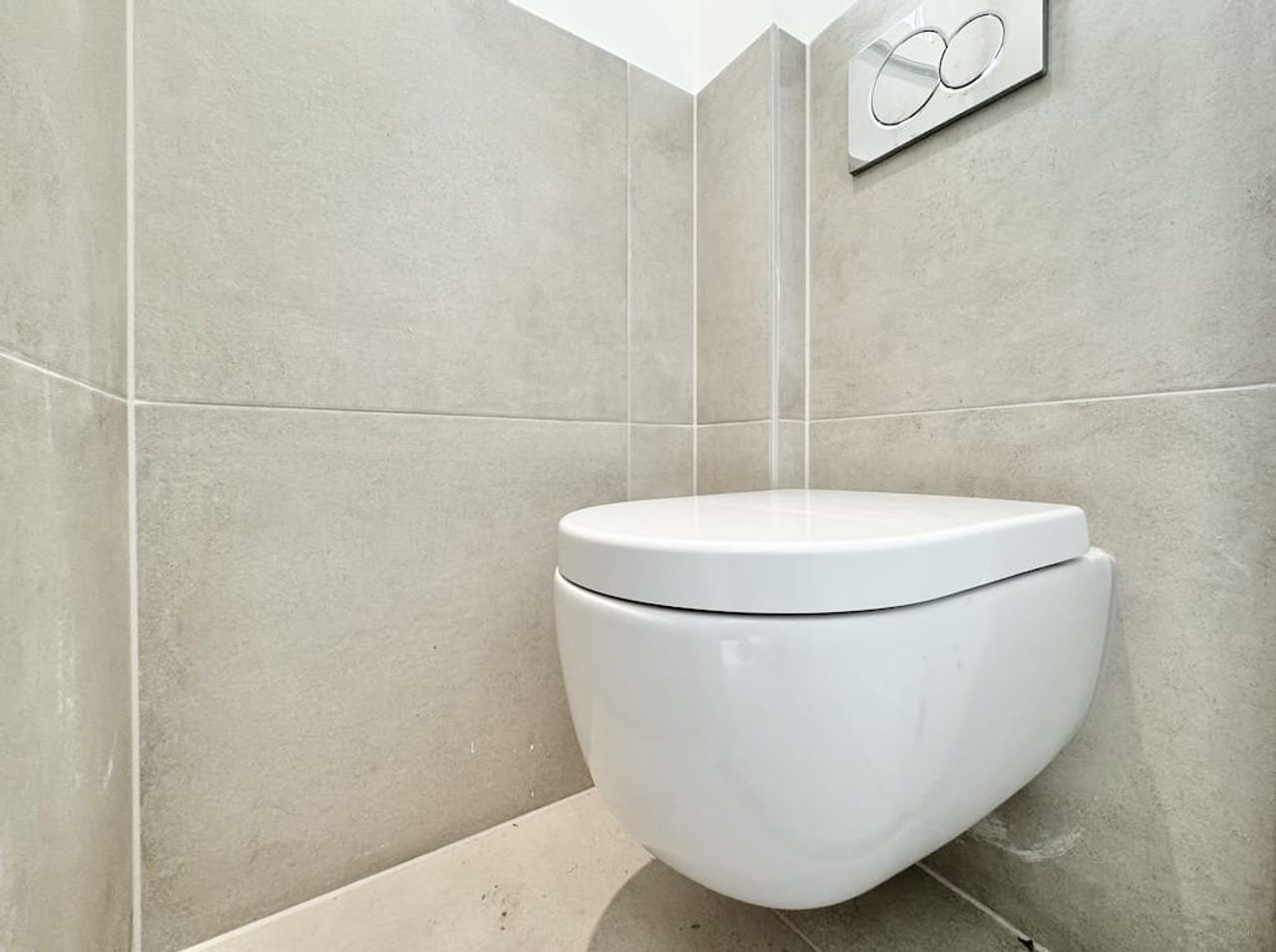 Modern apartment with patio in the Jordaan - Image 15