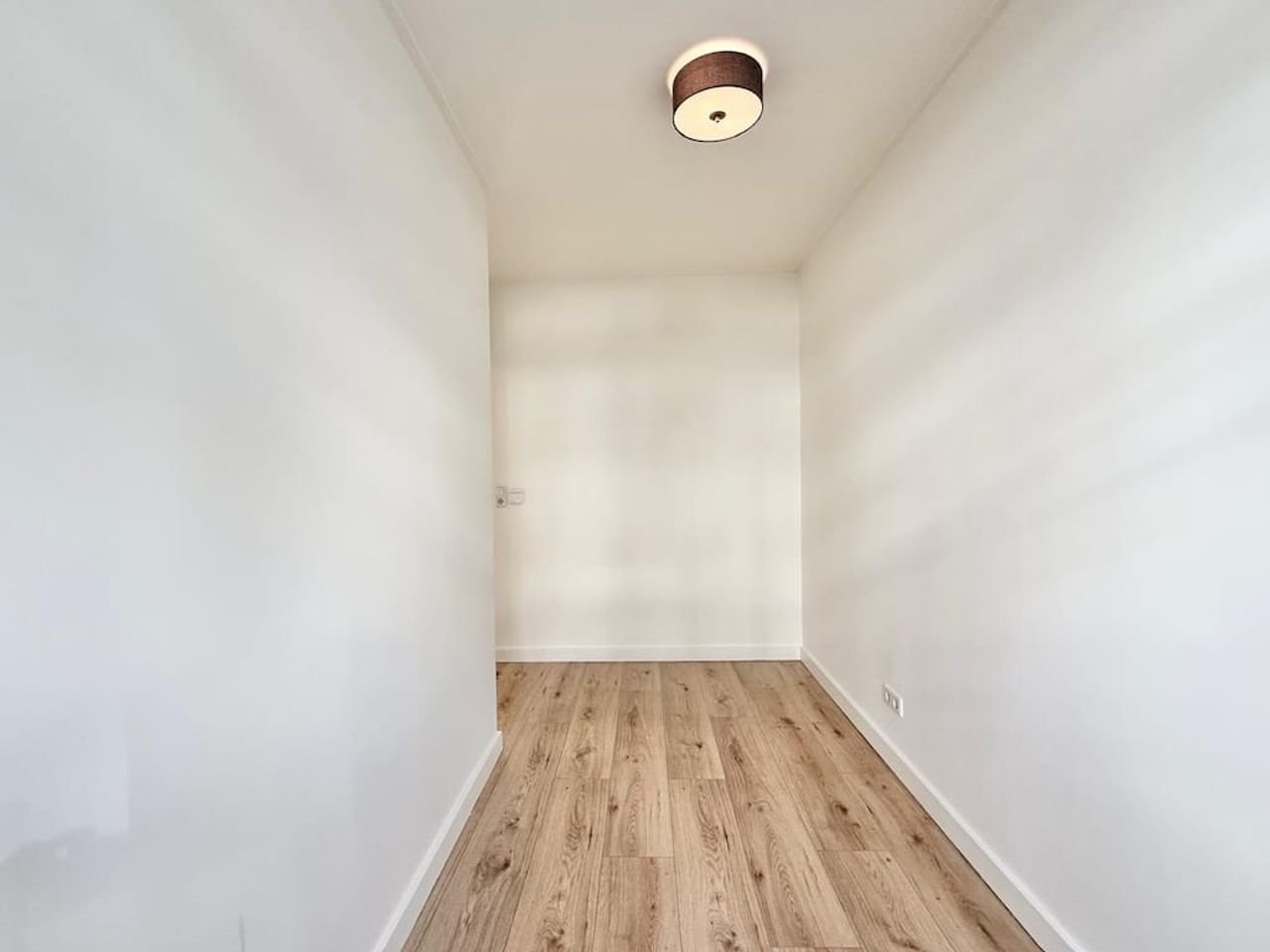 Apartment with balcony on Magalhaensplein - Image 10