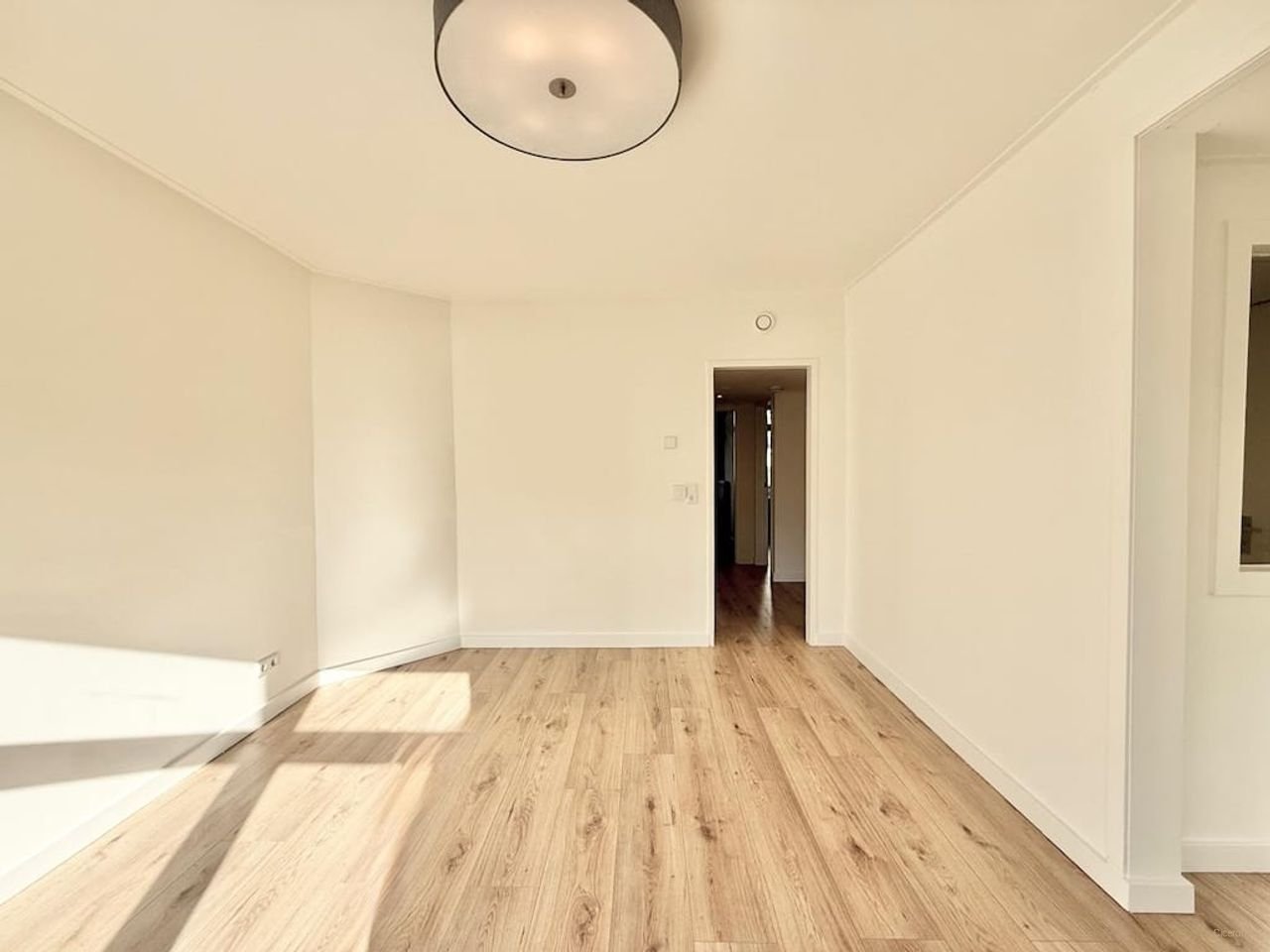 Apartment with balcony on Magalhaensplein - Image 3